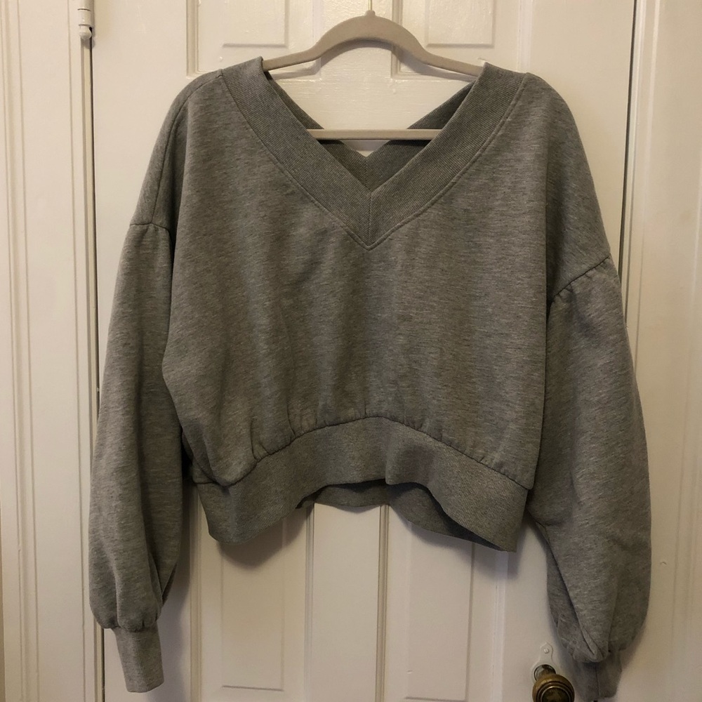 Forever 21 Cropped V-Neck Grey Sweatshirt